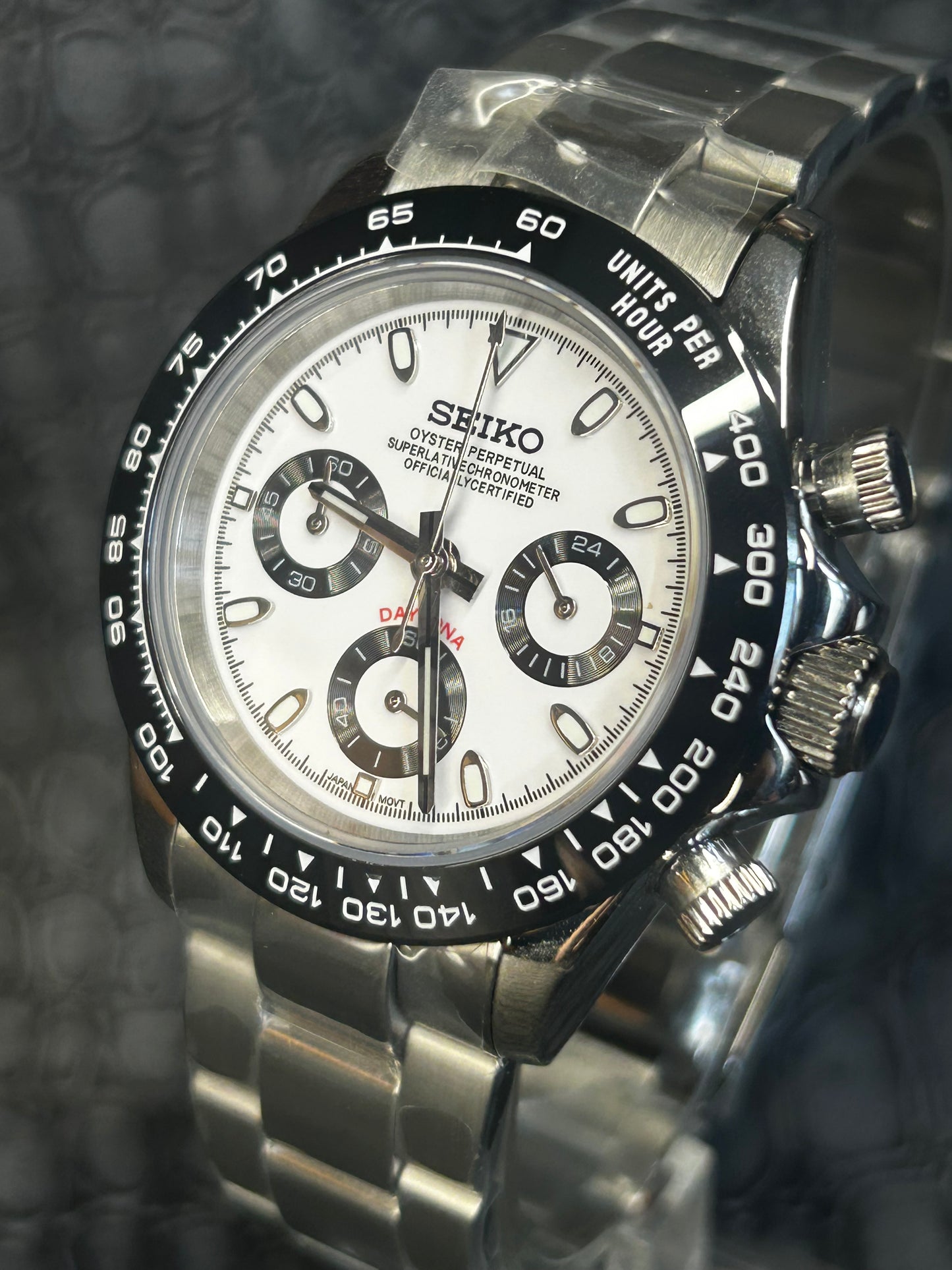 Seiktona white Panda stainless rubber MegaQuartz Mod