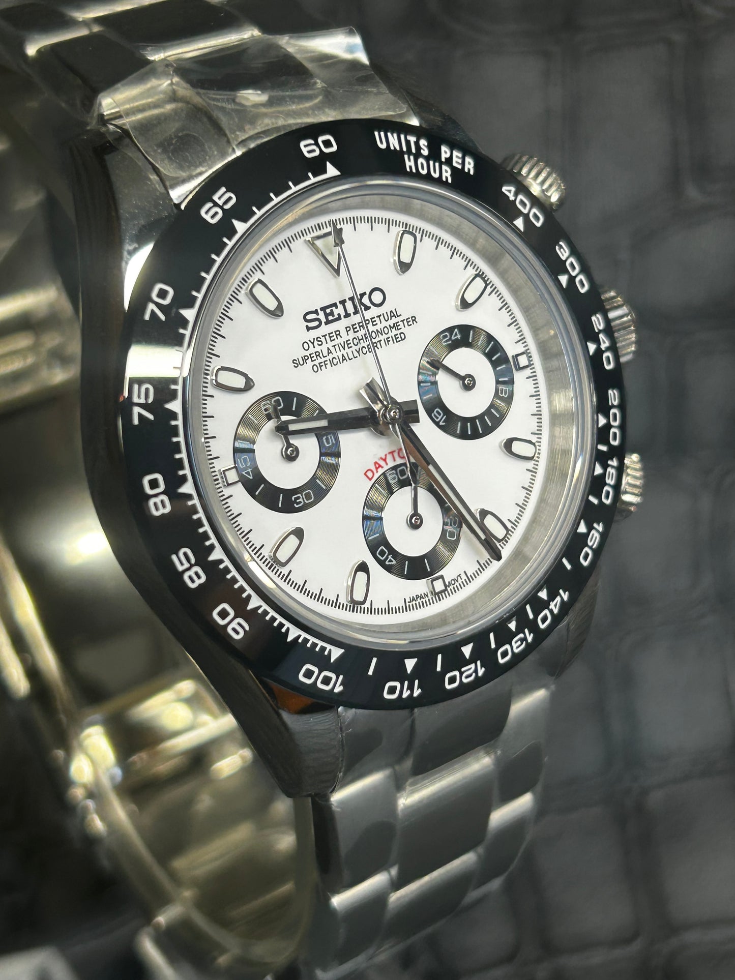 Seiktona white Panda stainless rubber MegaQuartz Mod