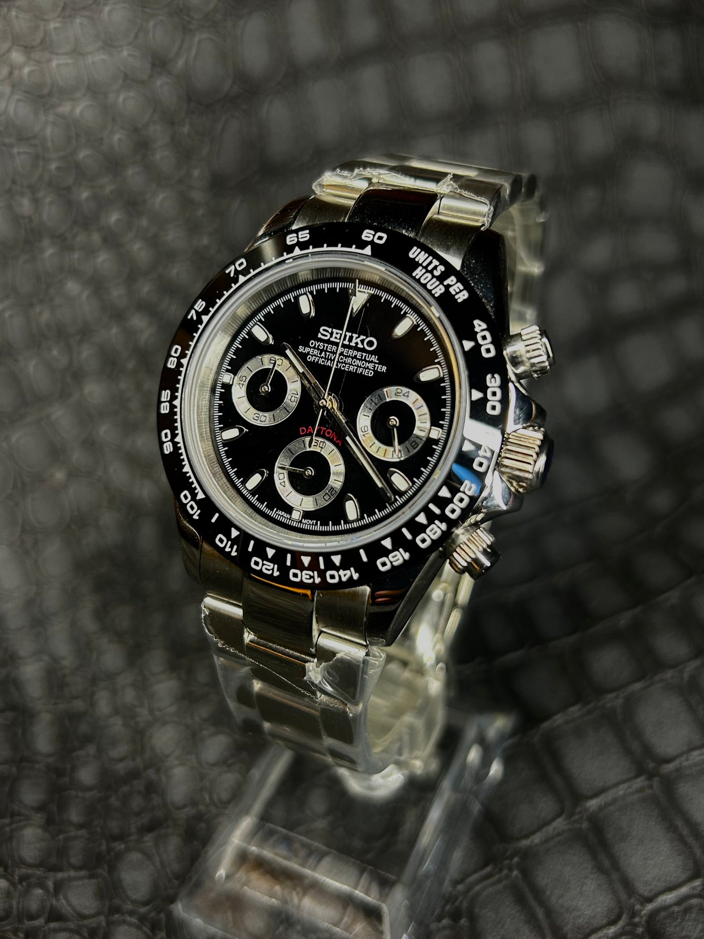 Seiktona blackout rubber stainless steel watch