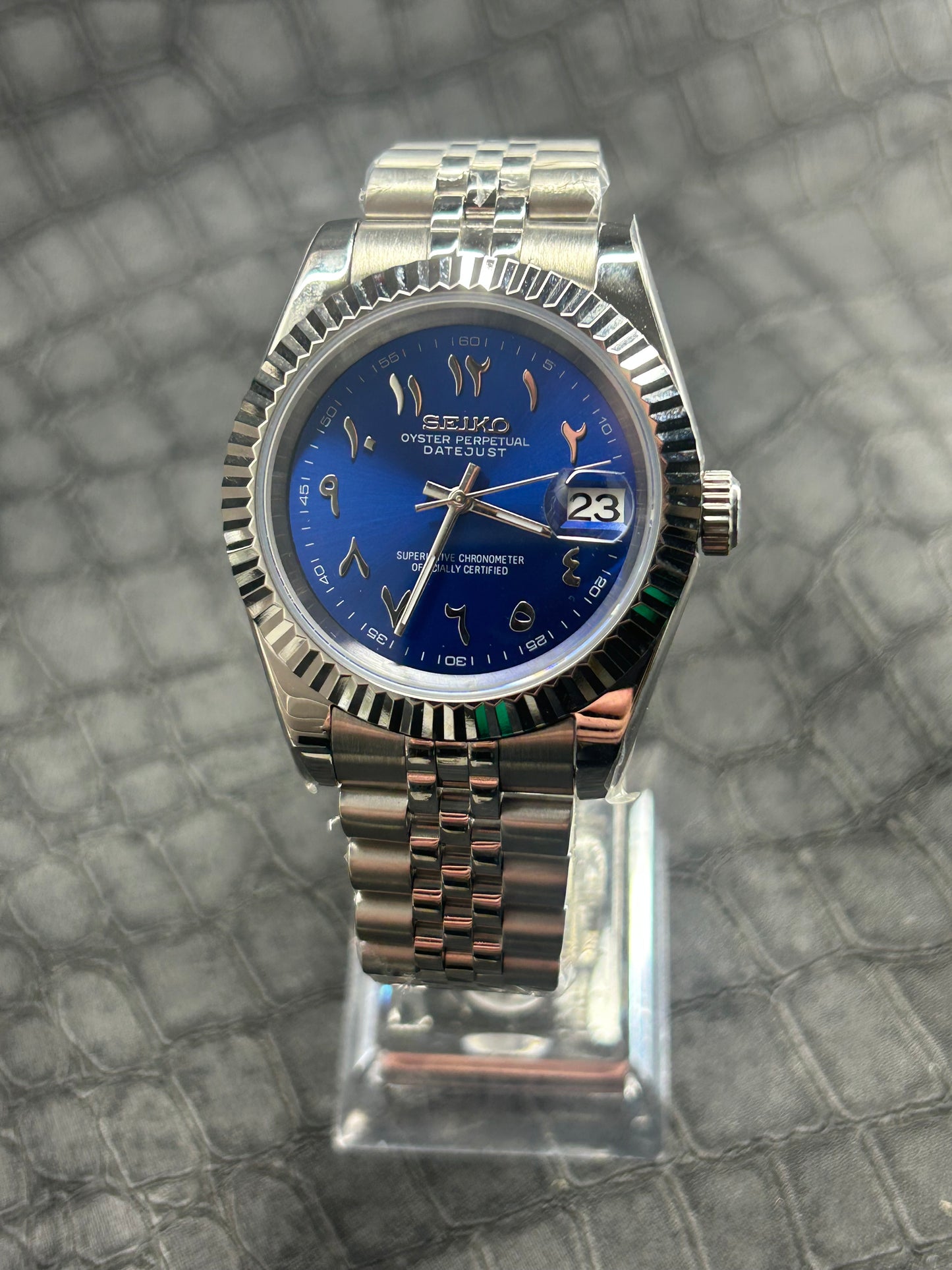 Seiko mod blue Arabic holographic dial jubilee open back