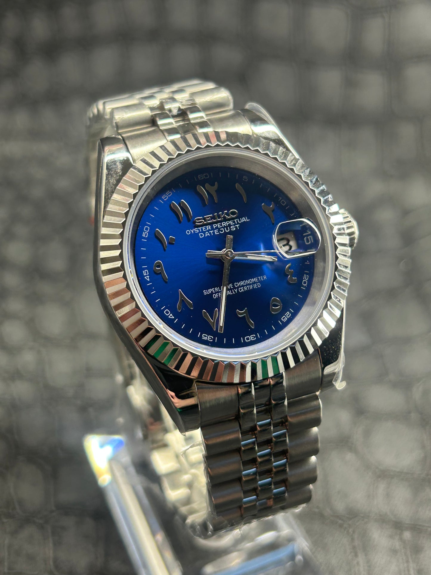 Seiko mod blue Arabic holographic dial jubilee open back