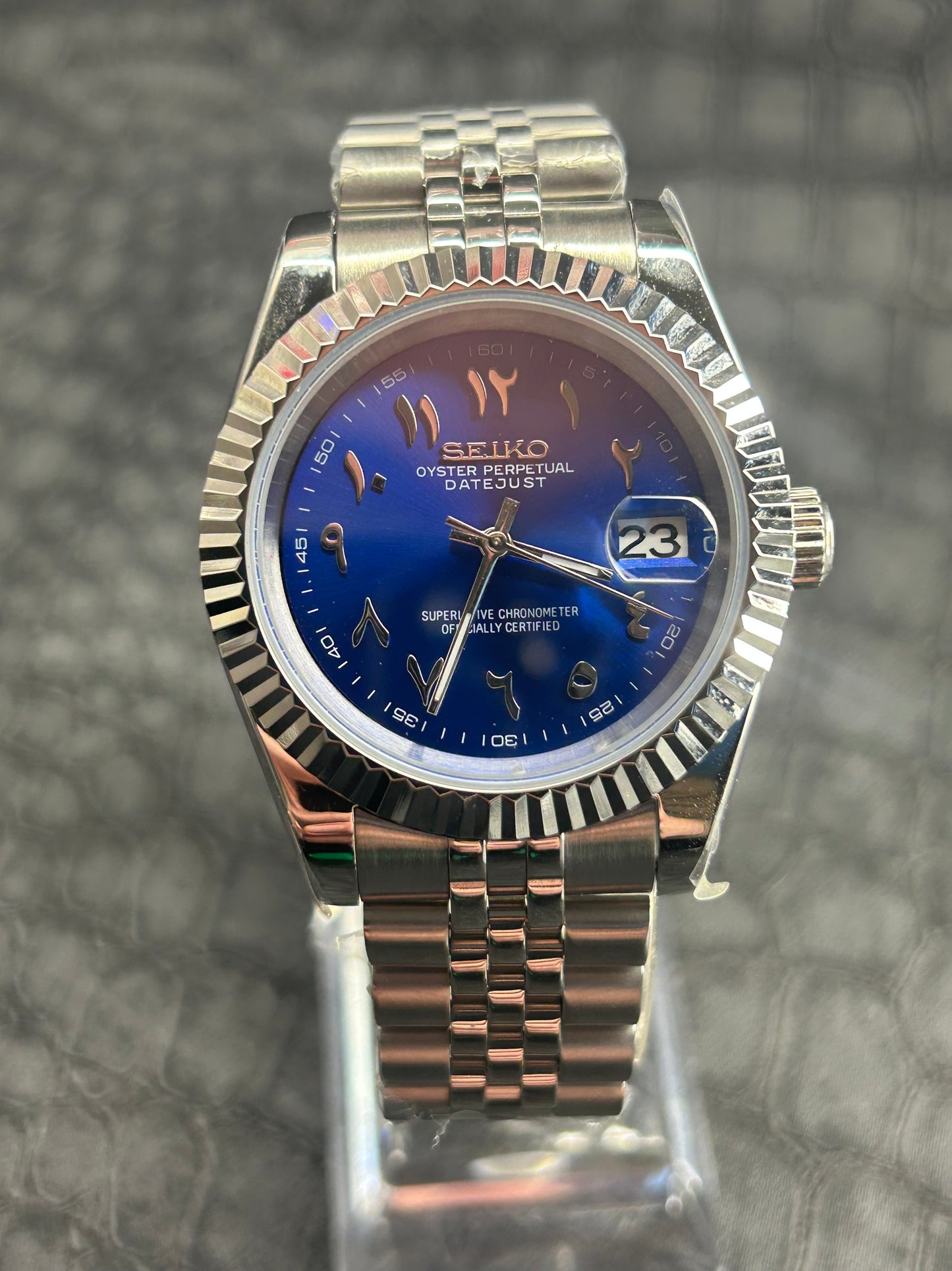 Seiko mod blue Arabic holographic dial jubilee open back