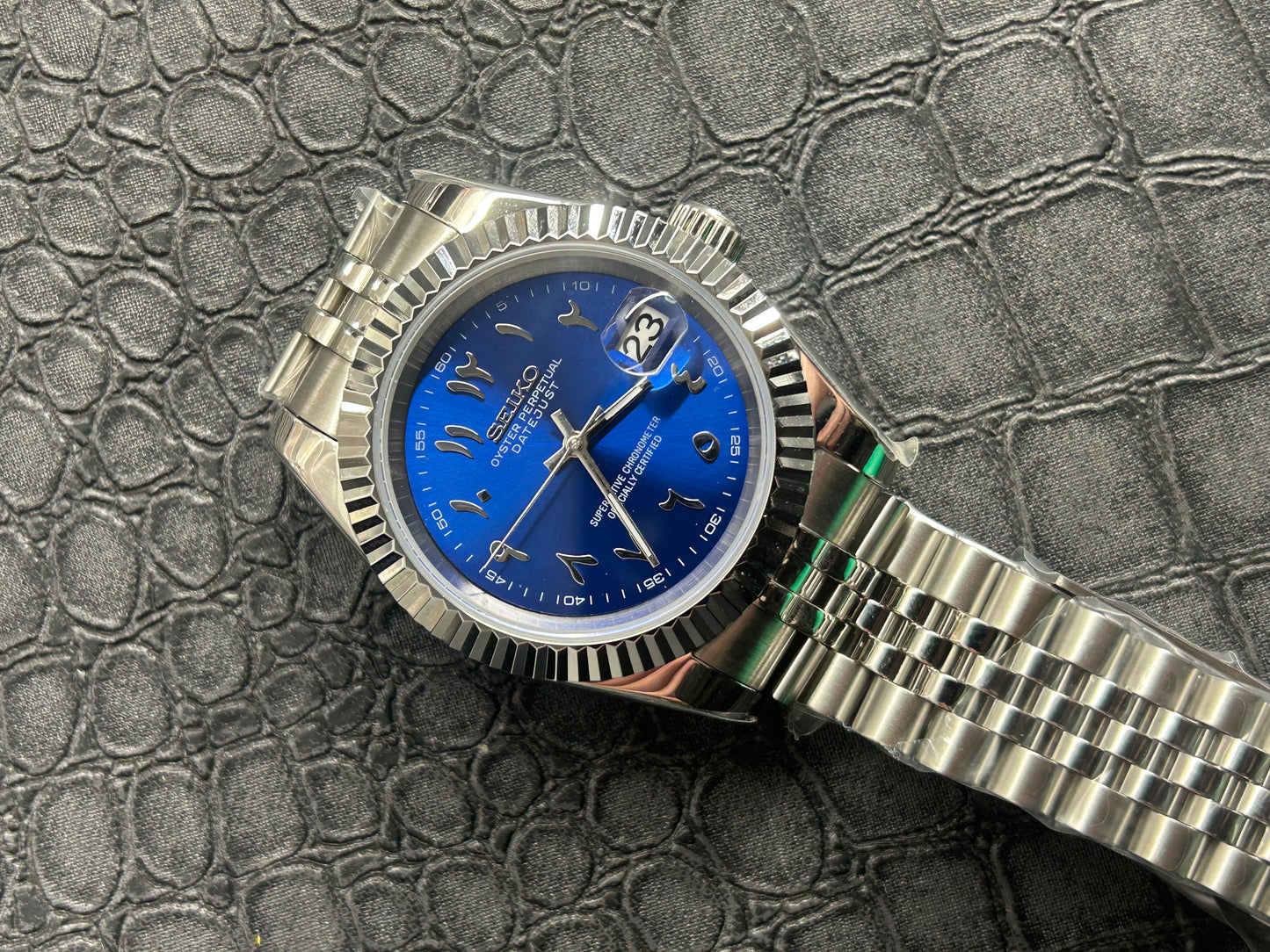 Seiko mod blue Arabic holographic dial jubilee open back