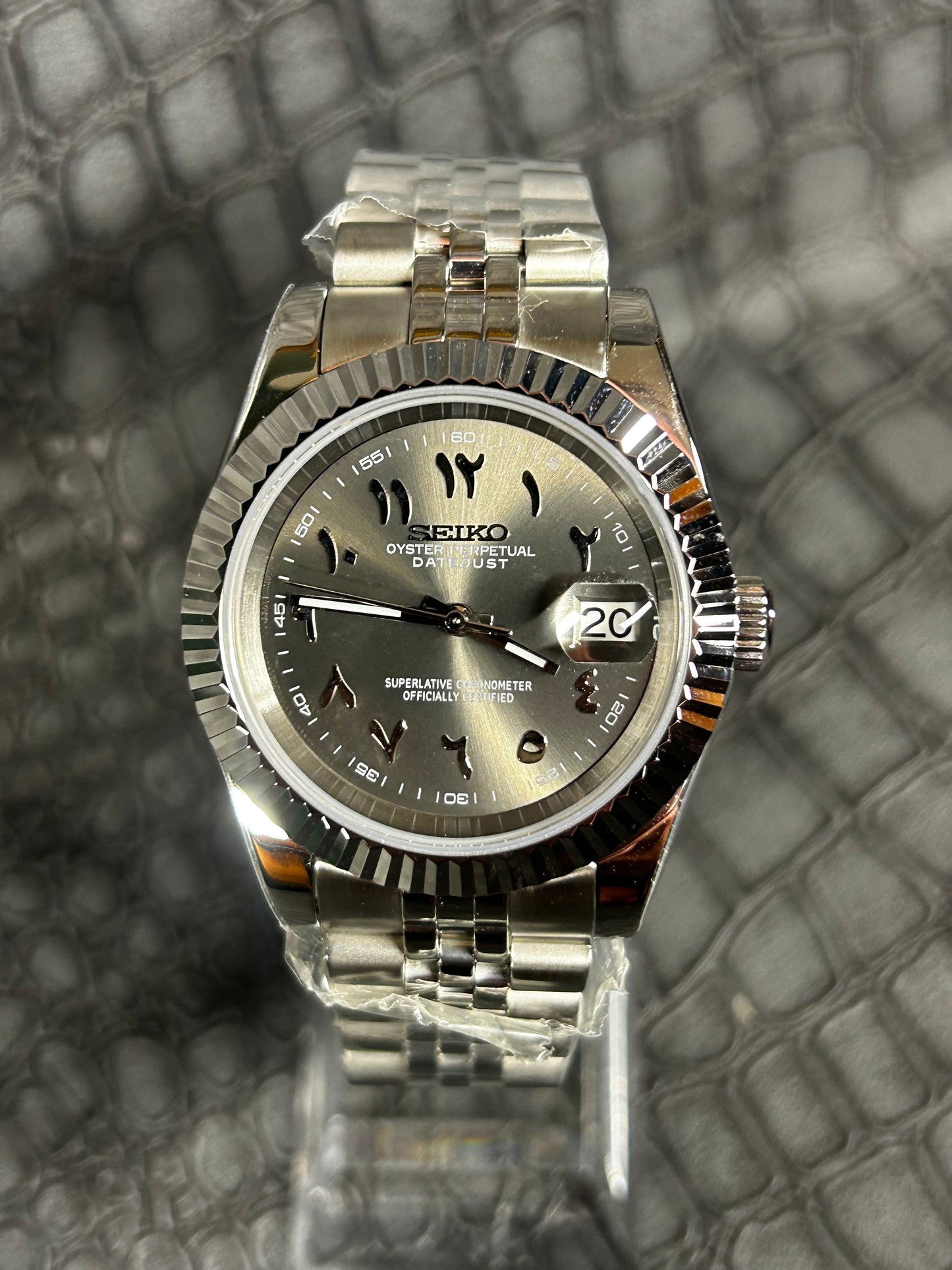 Seiko mod Holographic Grey Arabic Dial Seikojust jubilee