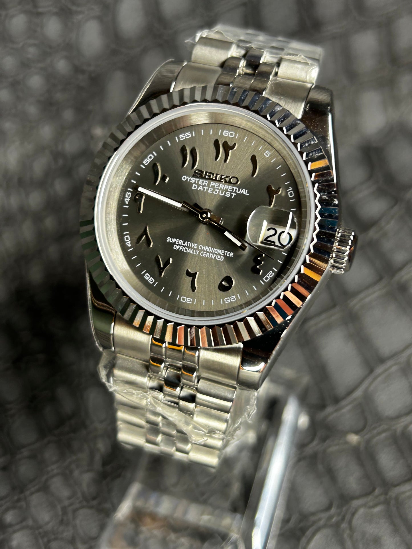 Seiko mod Holographic Grey Arabic Dial Seikojust jubilee