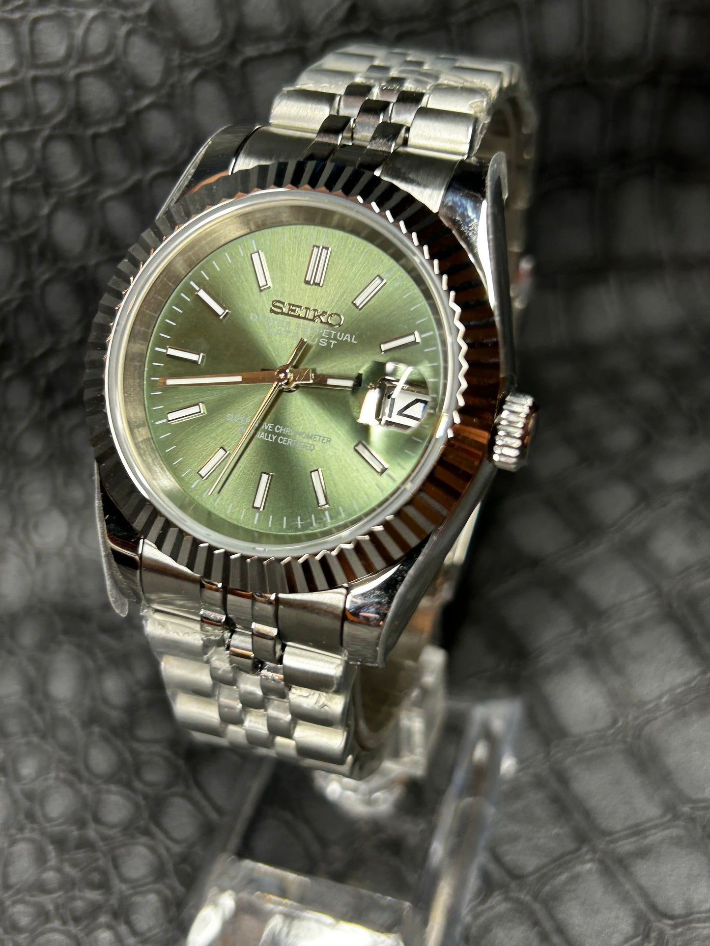Seikojust mod olive dial oyster perpetual seikojust jubilee bracelet watch