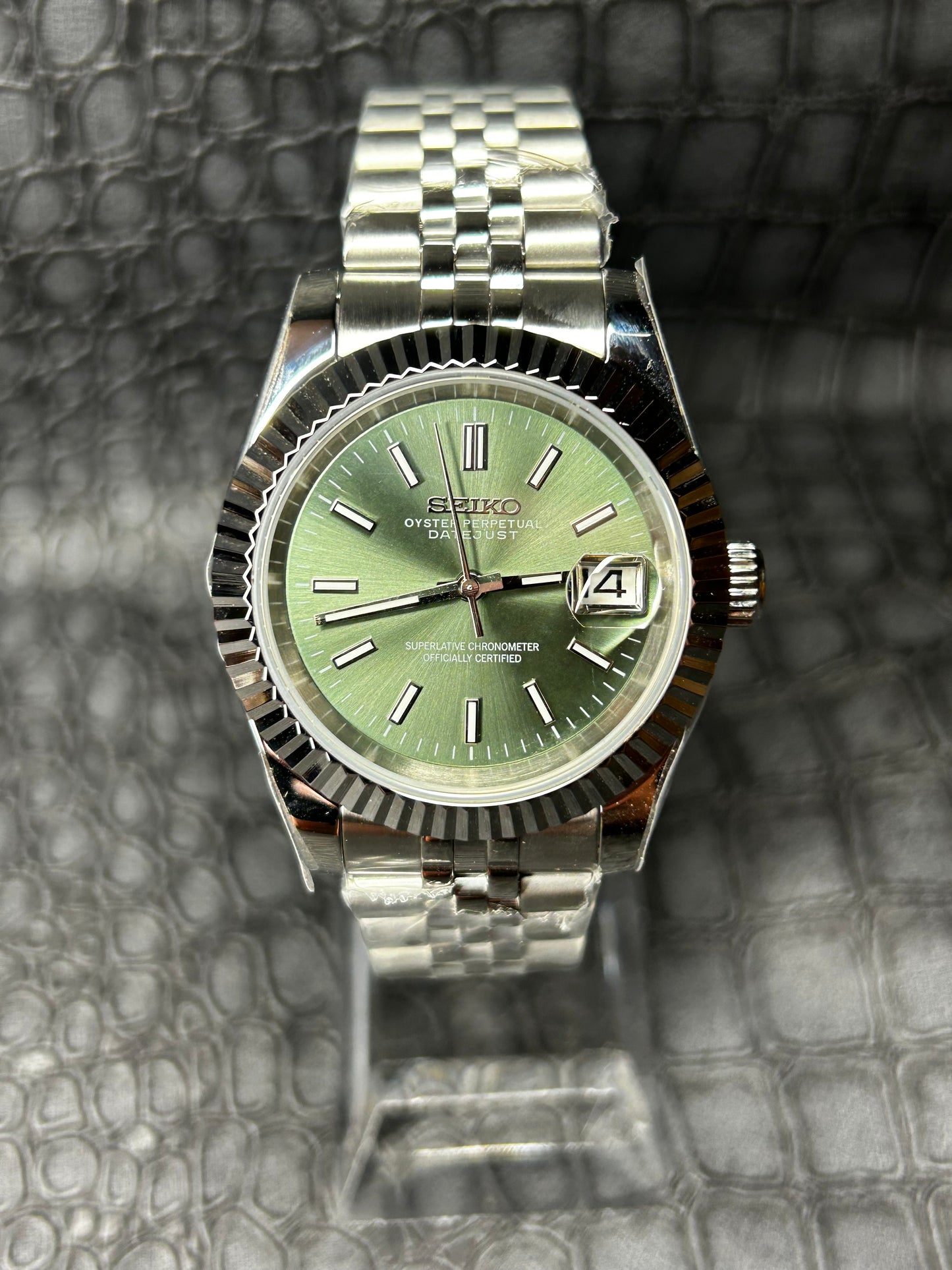 Seikojust mod olive dial oyster perpetual seikojust jubilee bracelet watch