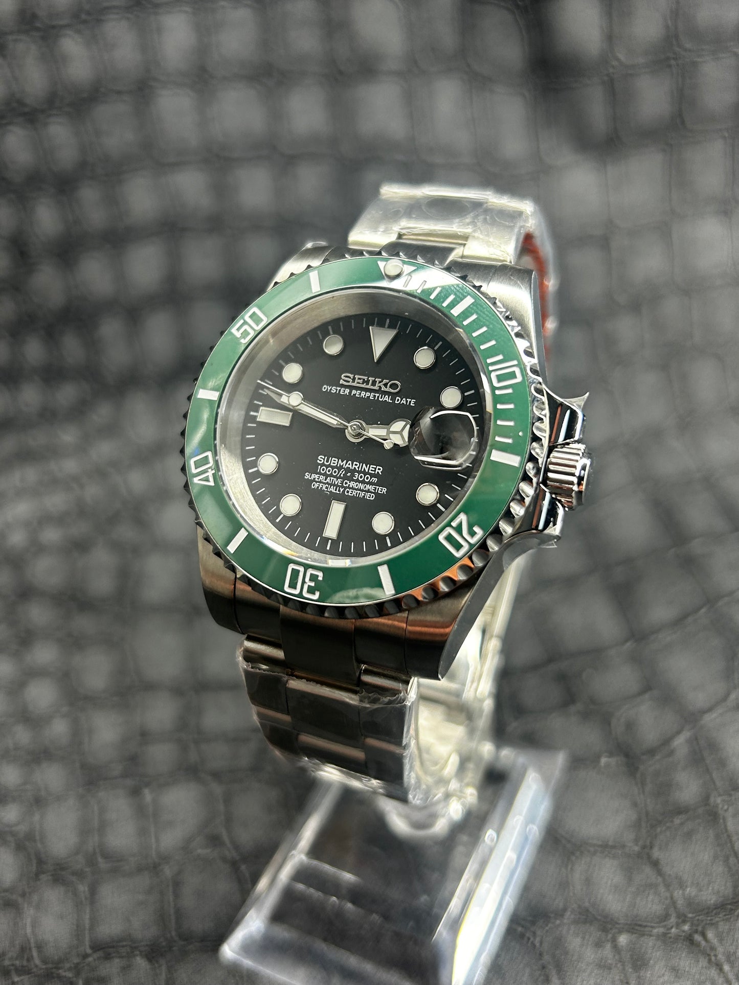 SEIKOMARINER mod Starbucks Green And Black Oyster Mod Watch