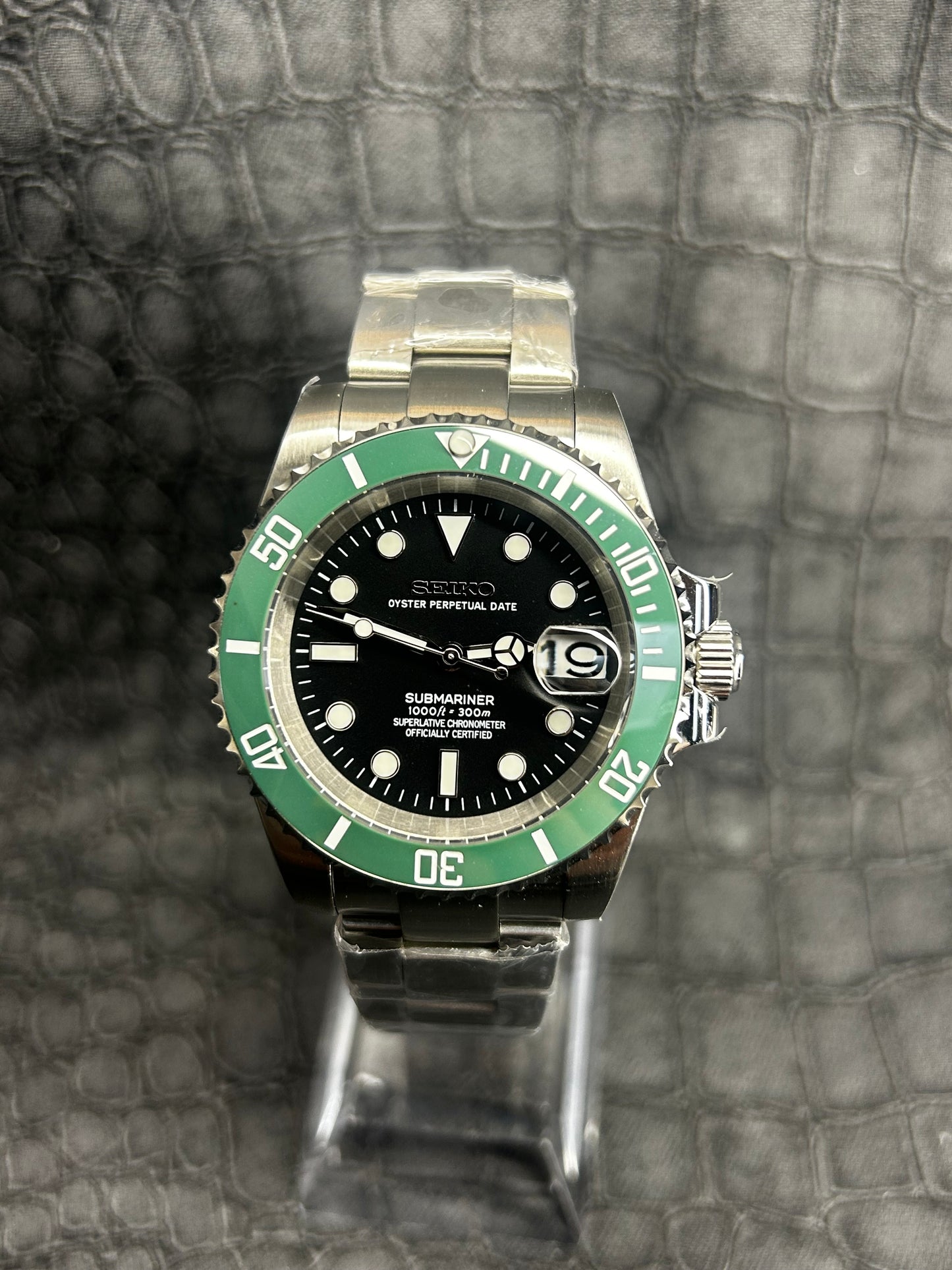 SEIKOMARINER mod Starbucks Green And Black Oyster Mod Watch