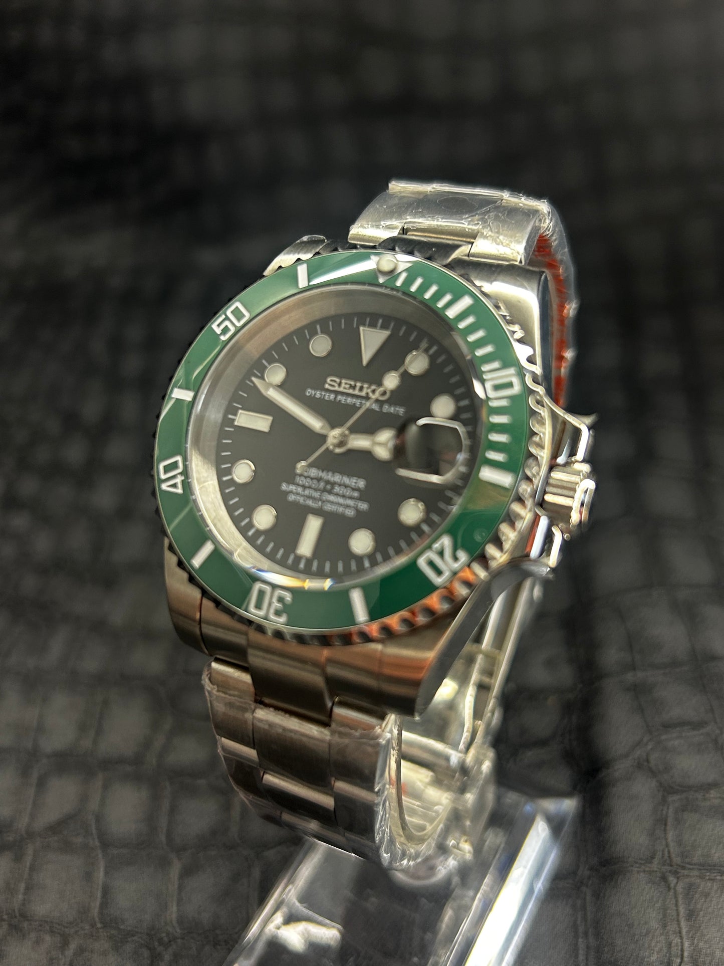 SEIKOMARINER mod Starbucks Green And Black Oyster Mod Watch