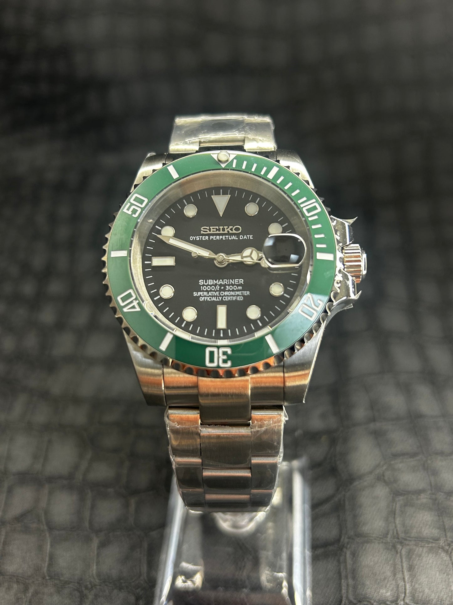 SEIKOMARINER mod Starbucks Green And Black Oyster Mod Watch