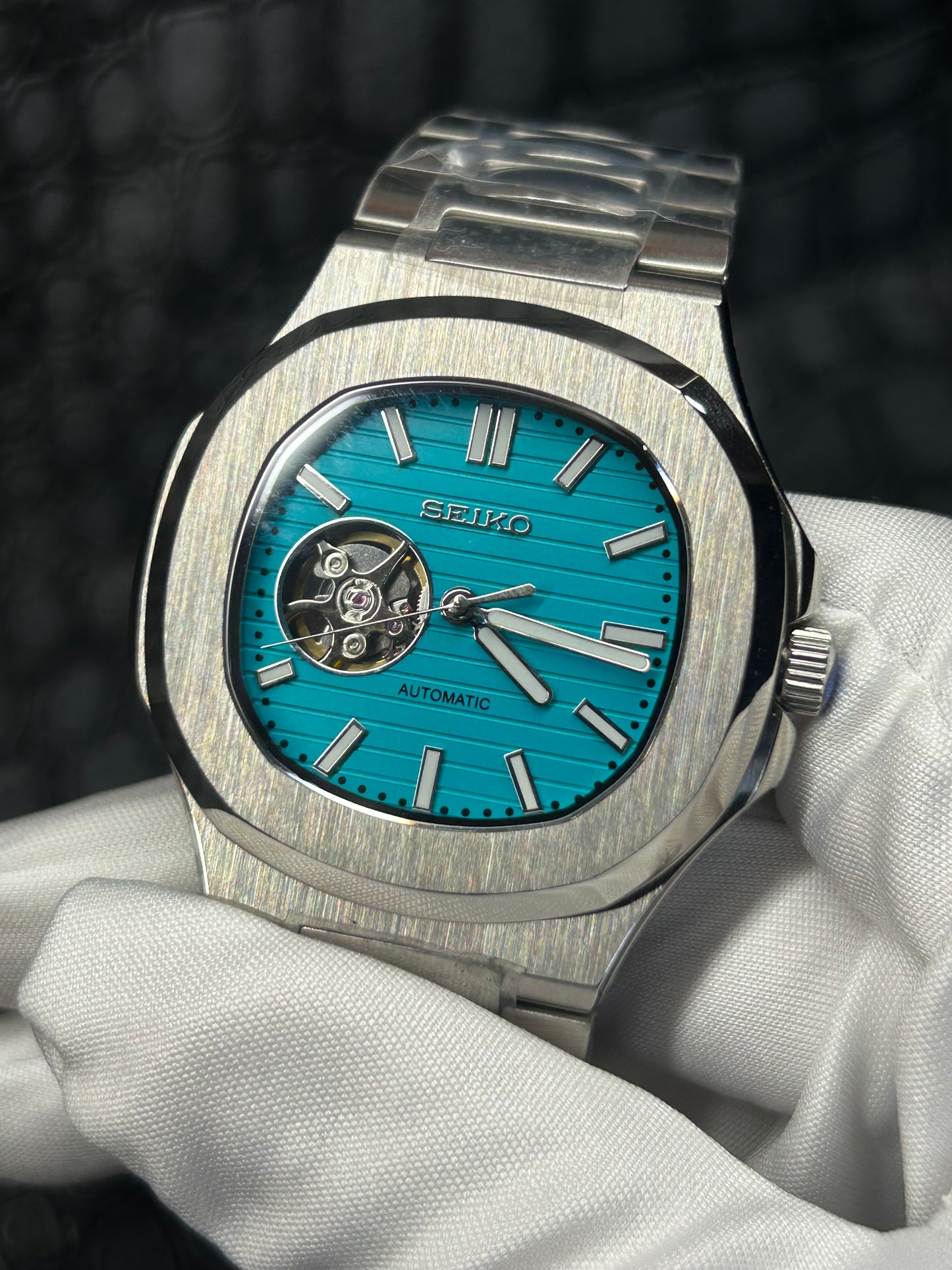 Seikonaut open heart turqoise blue