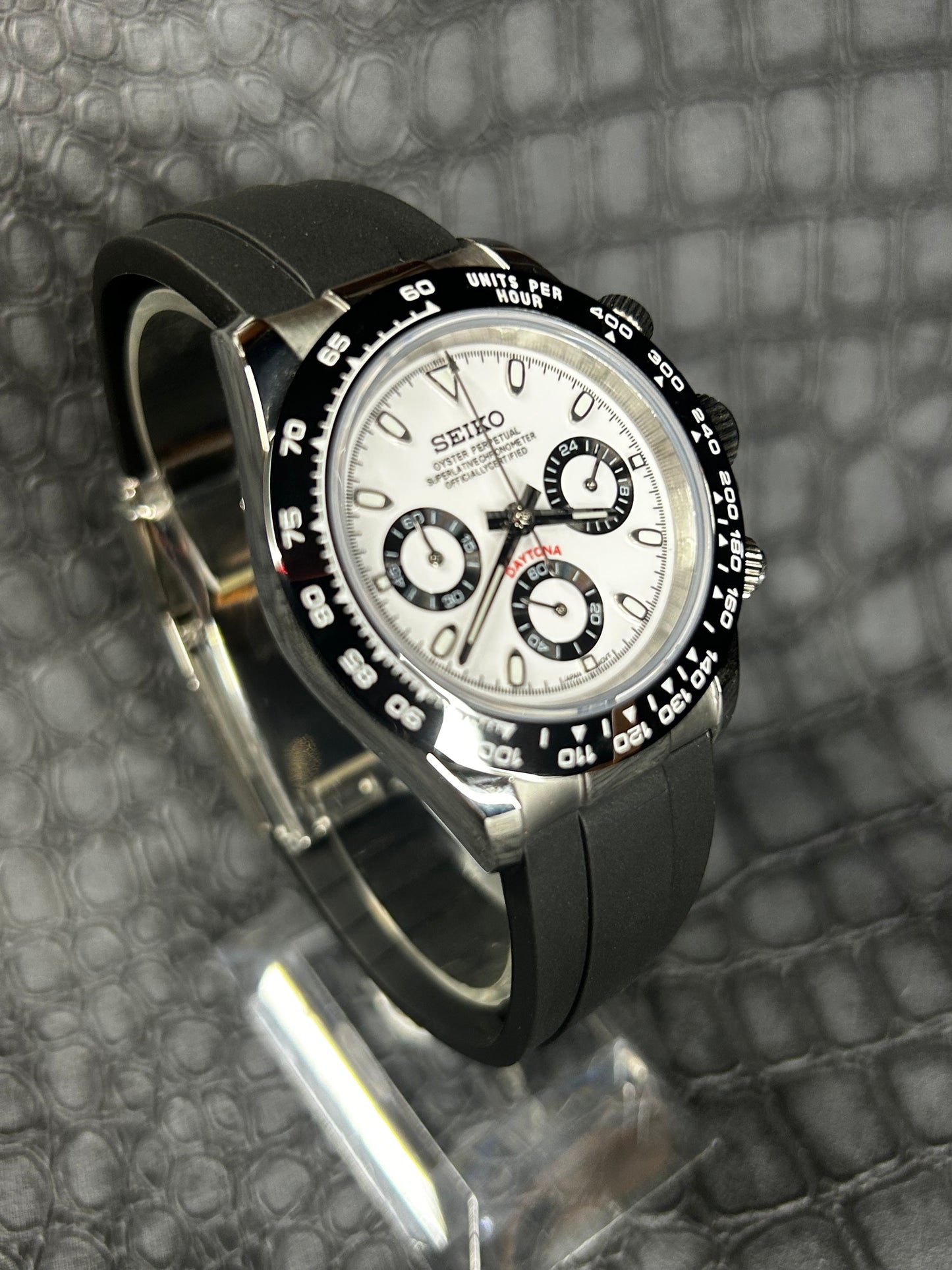 Seiktona white Panda stainless rubber MegaQuartz Mod