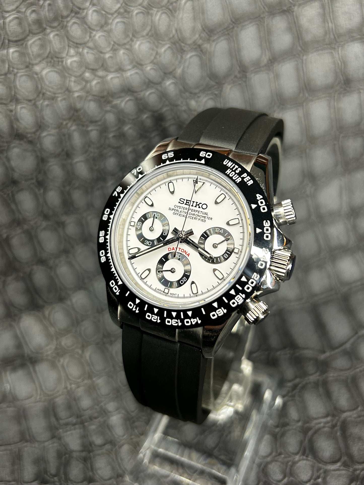 Seiktona white Panda stainless rubber MegaQuartz Mod