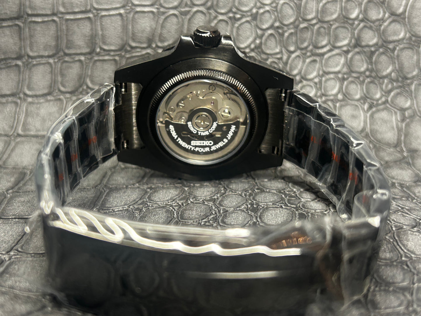 Full black SEIKOMARINER