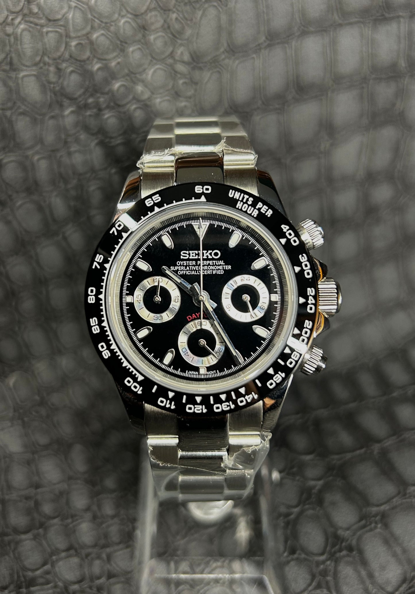 Seiktona blackout rubber stainless steel watch