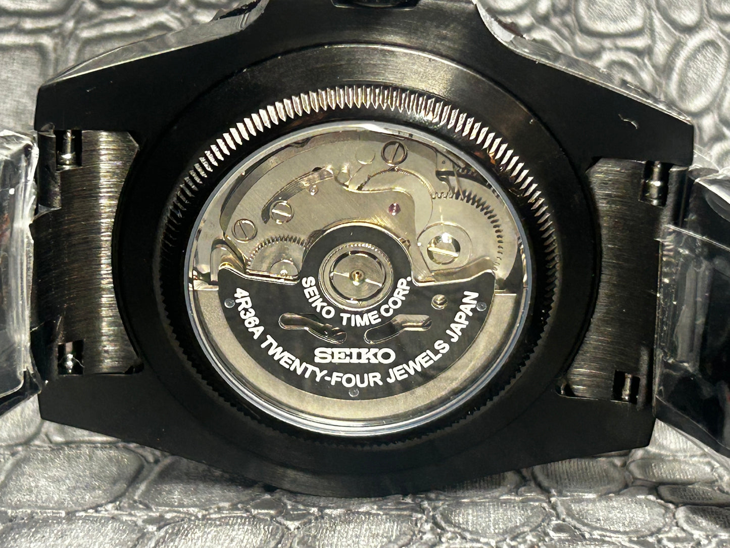Full black SEIKOMARINER