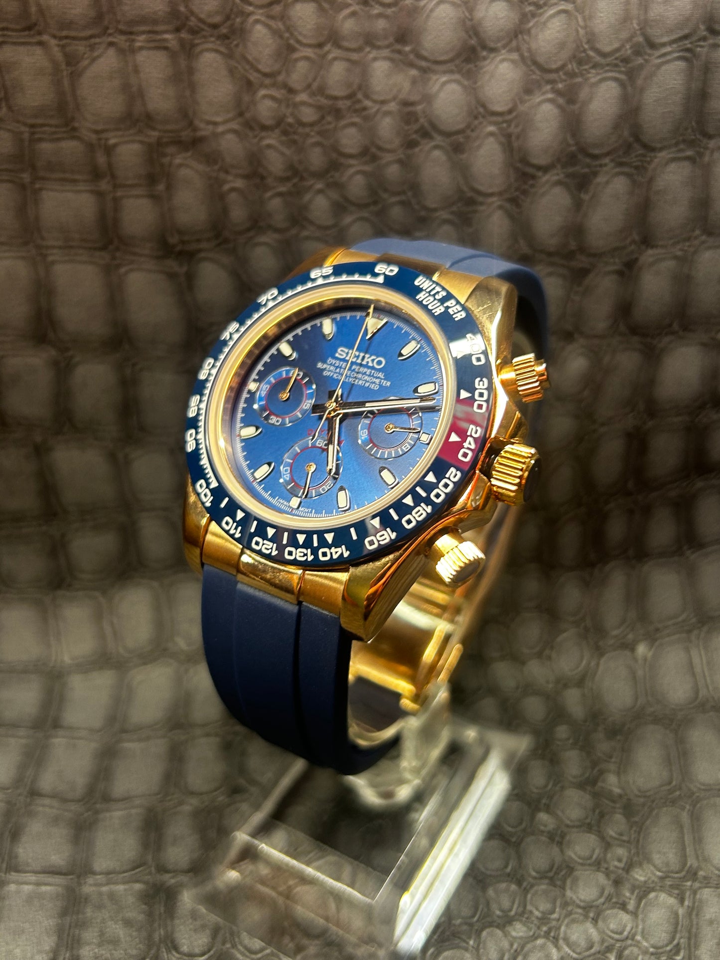 Seiktona blue and rose oyster flex watch