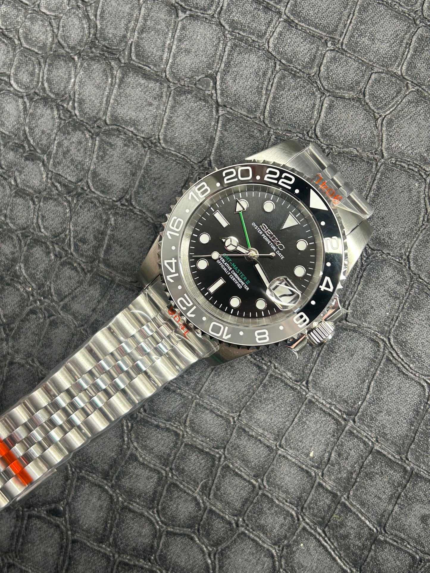 Seiko mod Bruce Wayne Jubilee Stainless steel Open Back Custom Watch