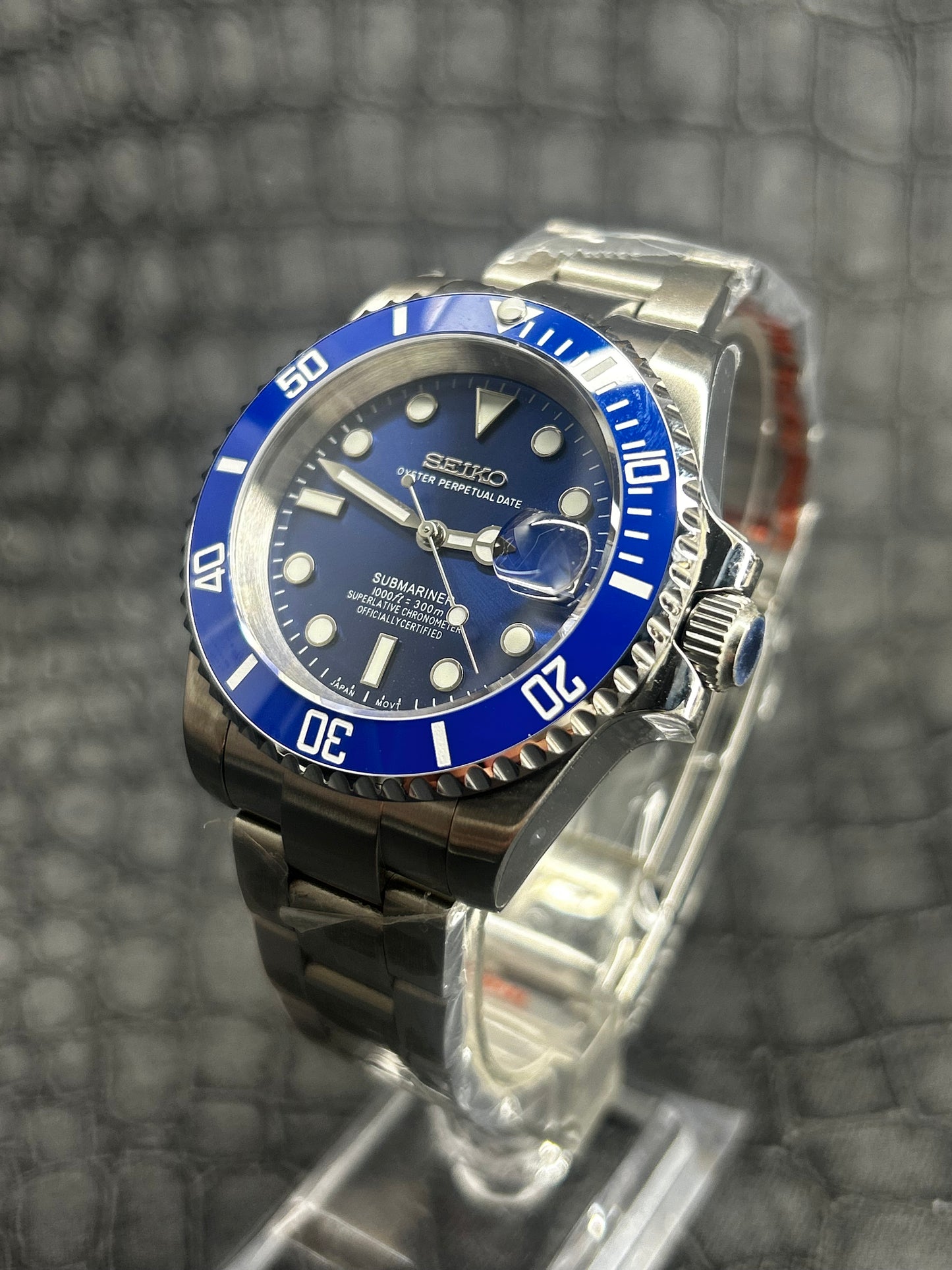 SEIKOMARINER Blue Smurf Mod Oyster